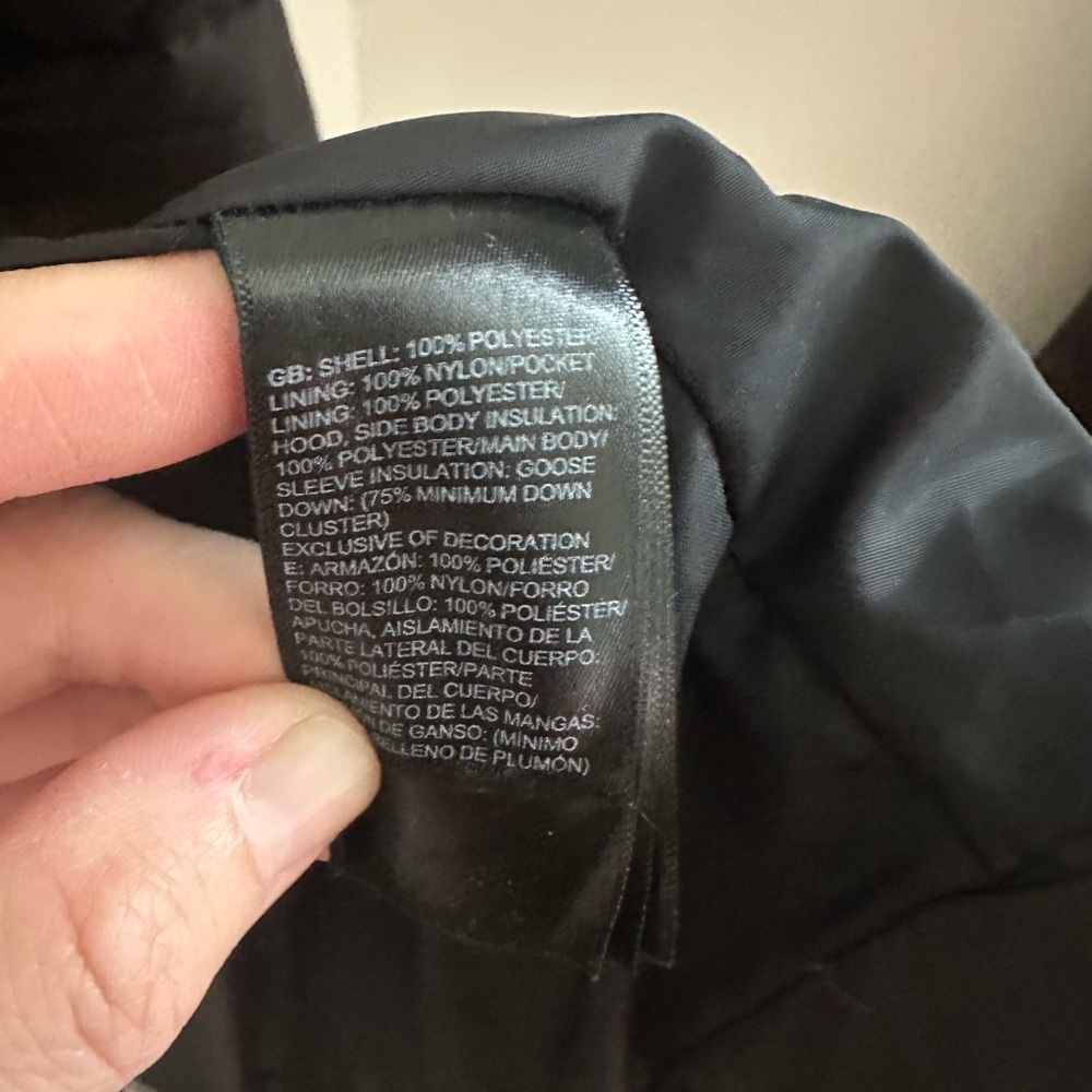 The North Face Women's Black Gotham parka - Picture 6 of 7